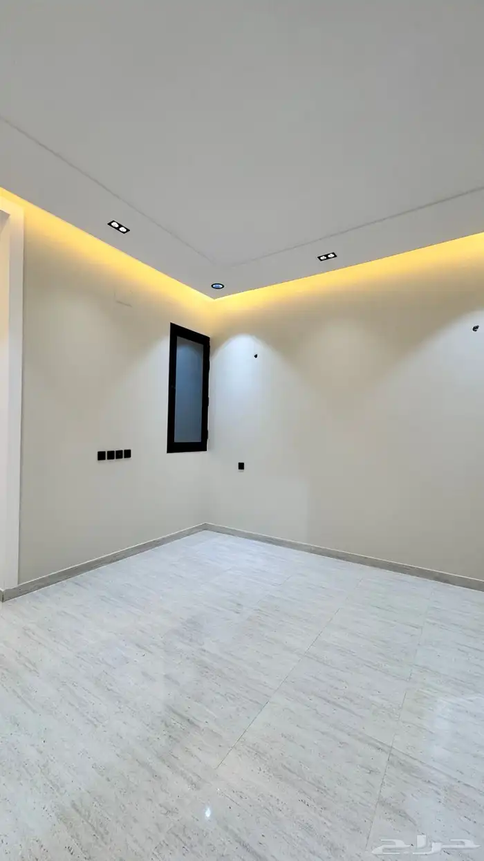 للبيع شقق ارضي و ارواف علوي مع ملحق على طريق ابها الخميس 12