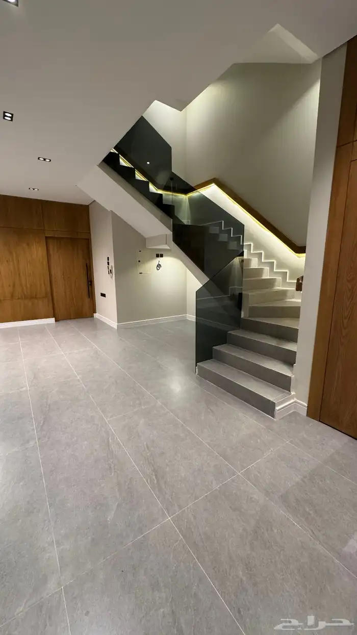 تبحث عن دبلوكس انيق ومودرن ووذيف بسعر 710الاف 14