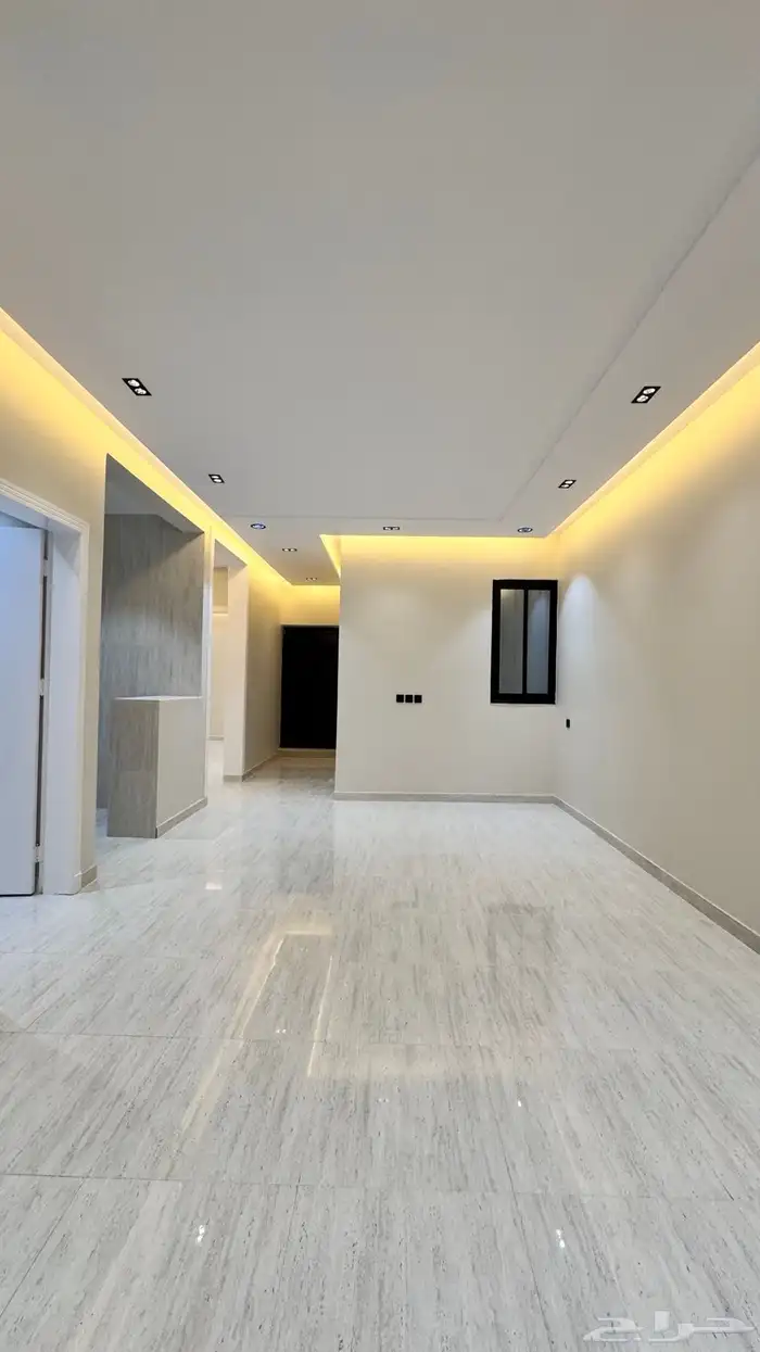 للبيع شقق ارضي و ارواف علوي مع ملحق على طريق ابها الخميس 40