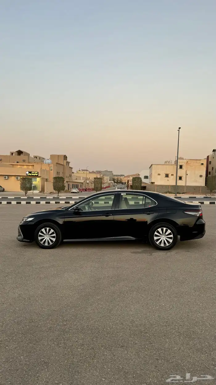 كامري 2024 اللون اسود خليجي 4