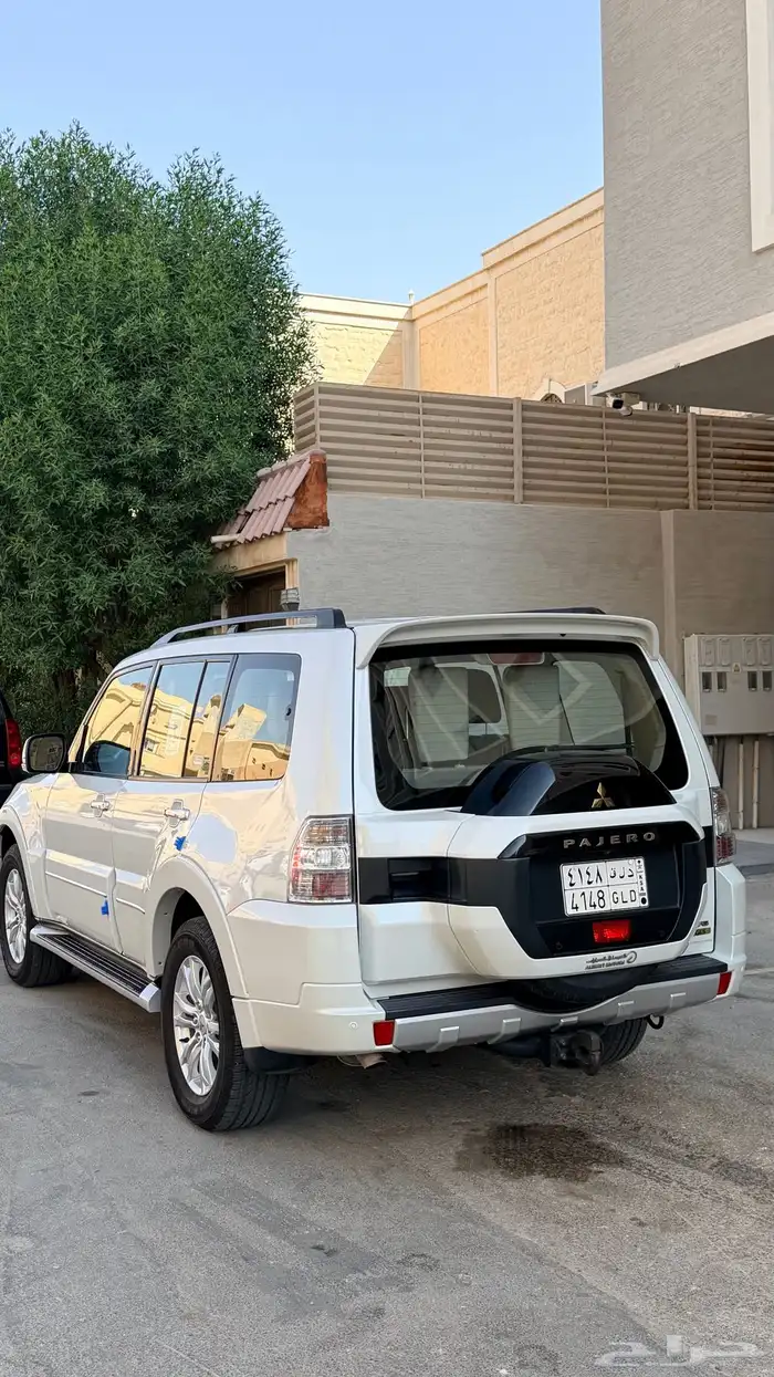 باجيرو 2020 عداد 125 الف ك 8