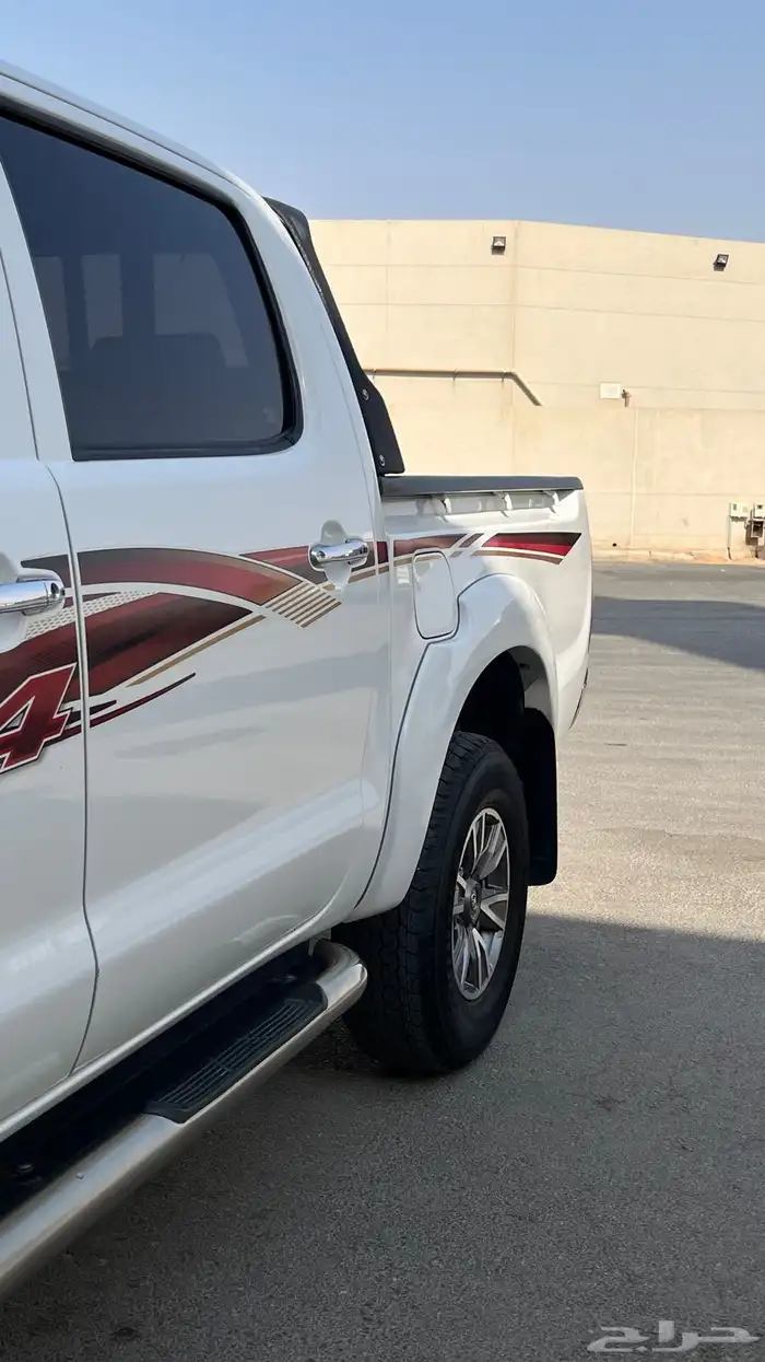 هايلكس دبل قير عادي 2015 13