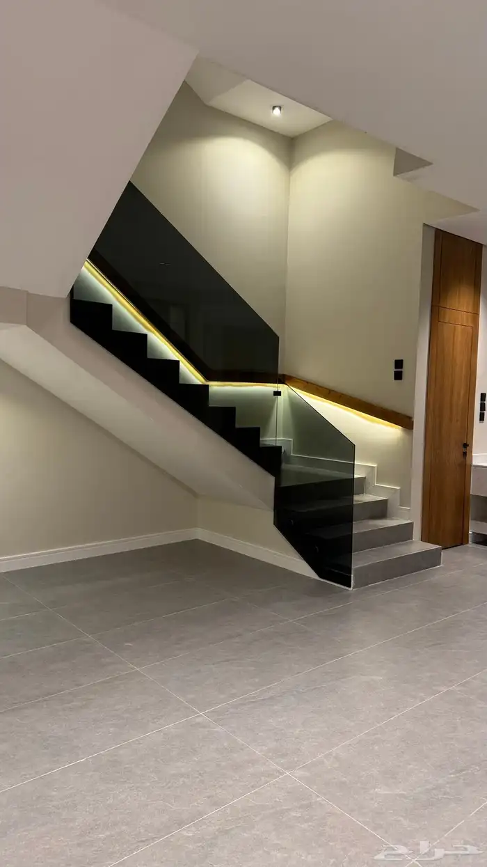 تبحث عن دبلوكس انيق ومودرن ووذيف بسعر 710الاف 7