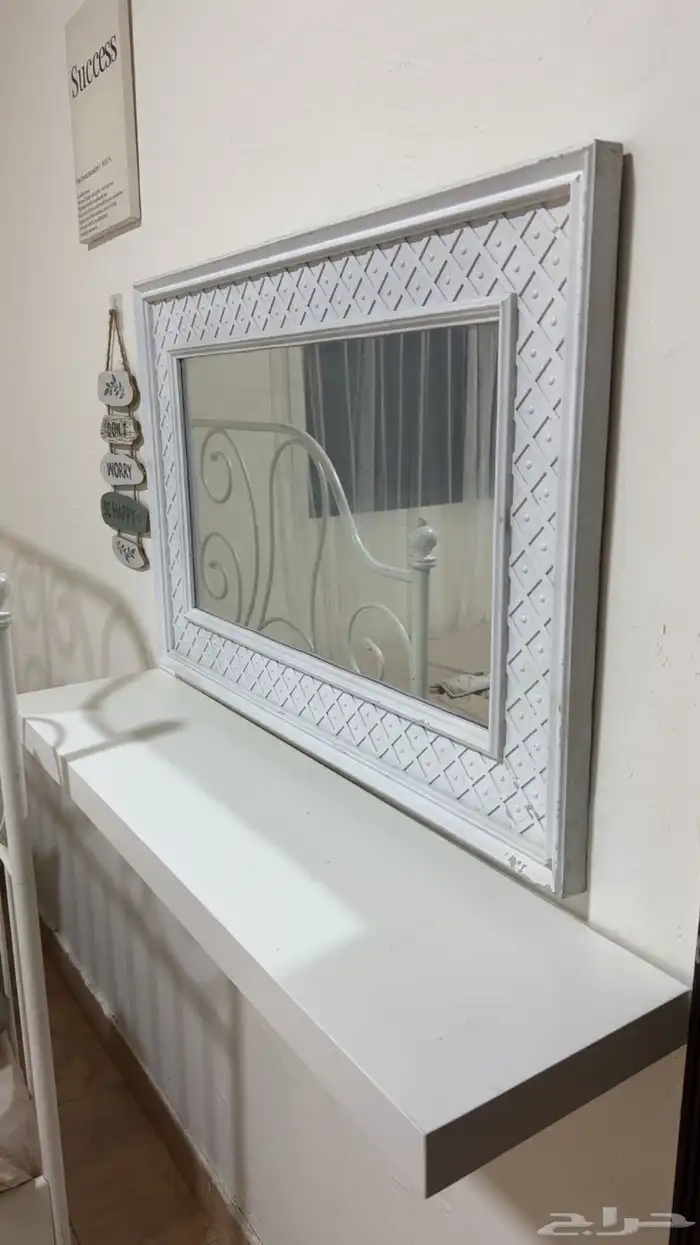 اثاث سرير و علاقة ملابس و تسريحة ايكيا 0