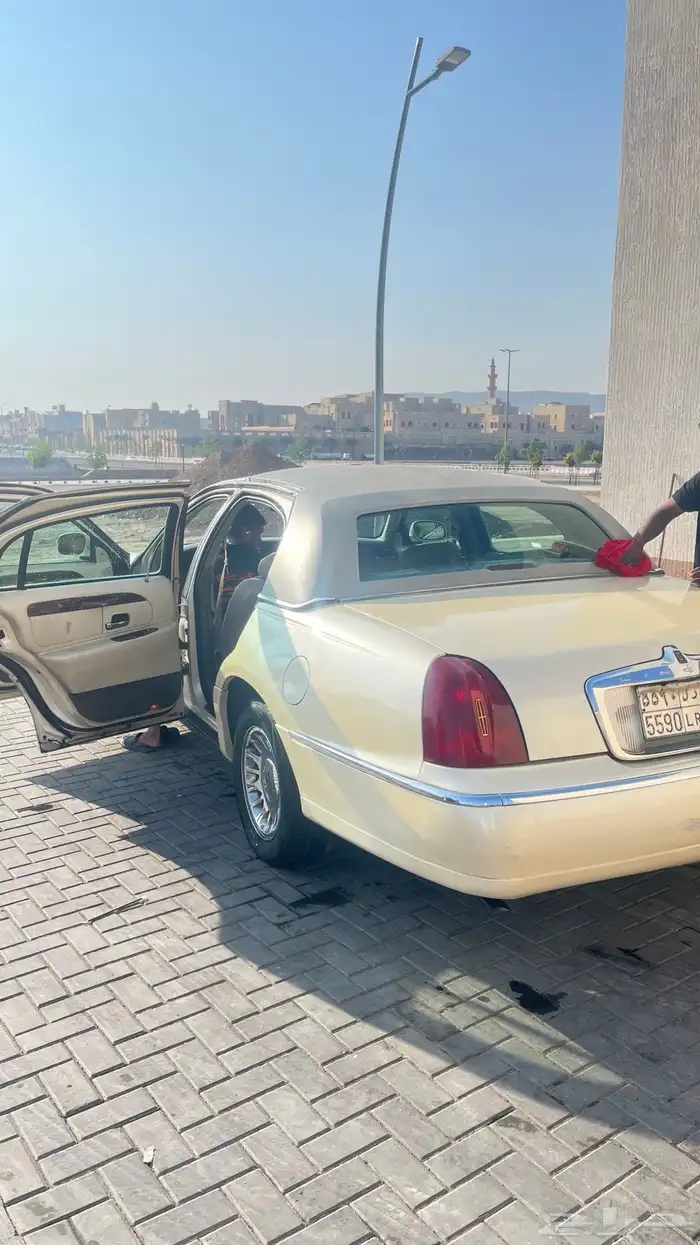 لنكولن تاون كار مجدد مفحوص 8