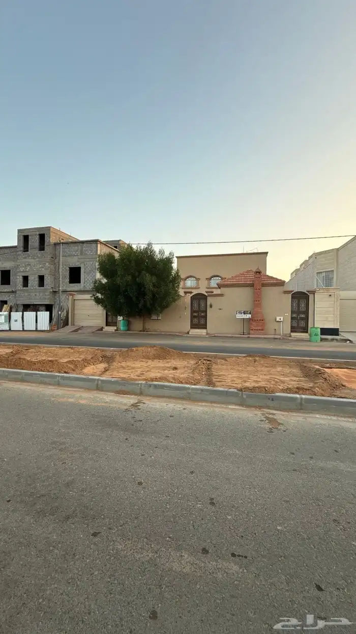 دور وشقتين بحي المملكه بسعر مميز وموقع مميز جدا 0