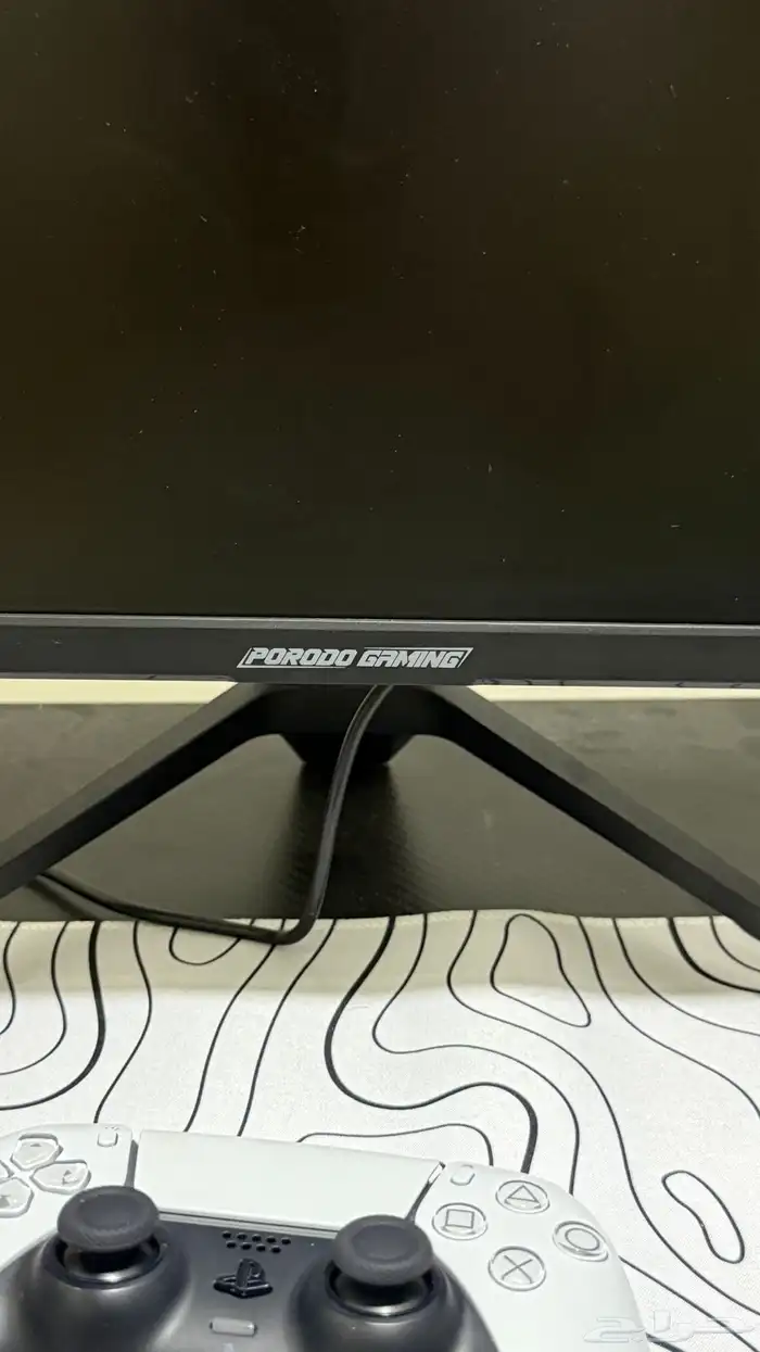 طاولة العاب وبلايستيشن 5 مع شاشه 14