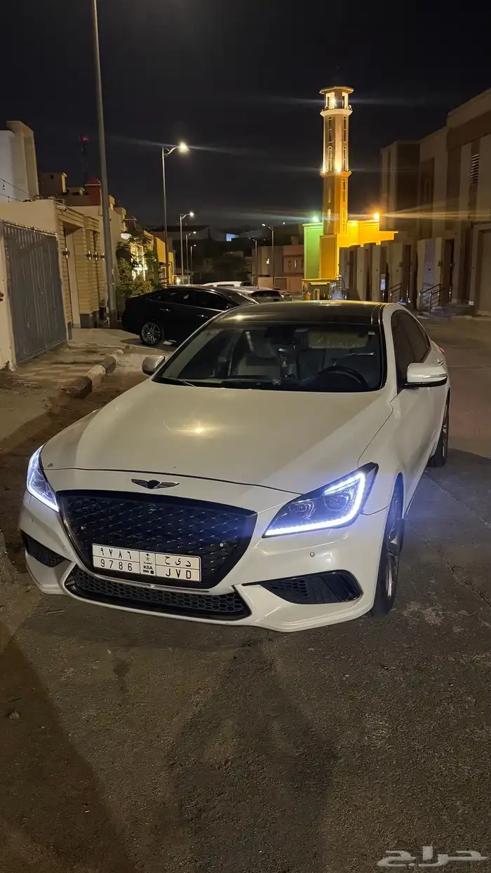 جنسس g80 2015 ممشى 300 السياره م تشكي من شي ع المفتاح 0