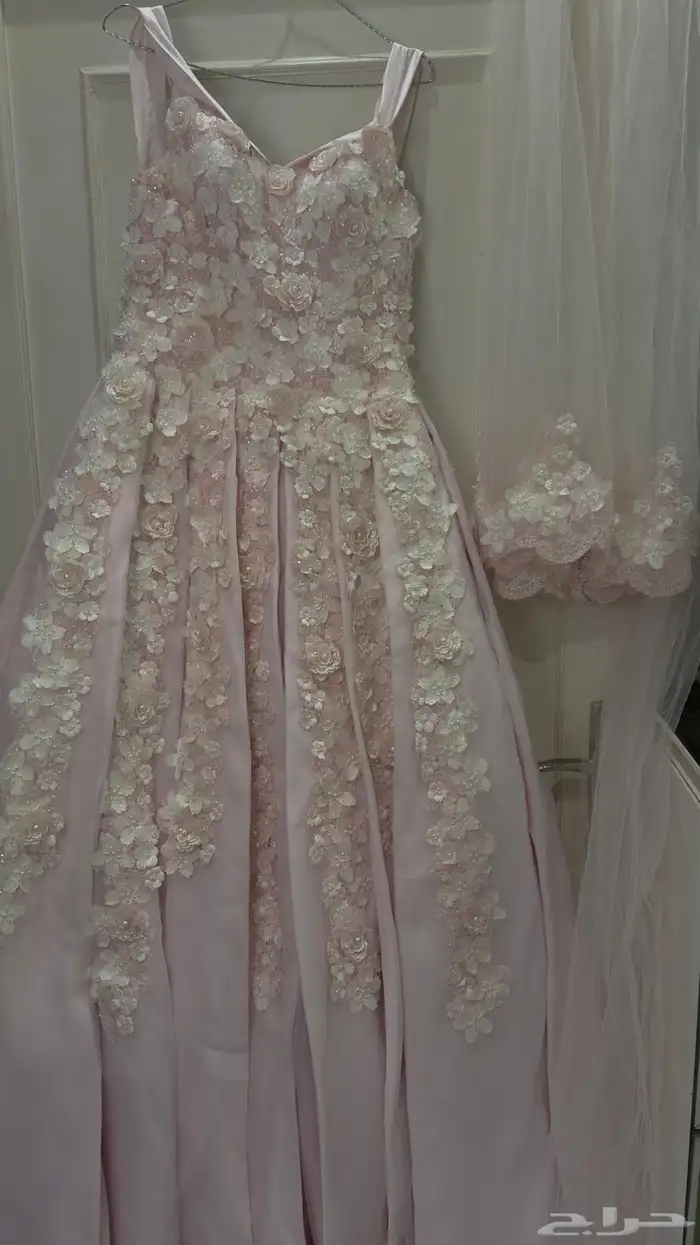 فساتين ملكه 0