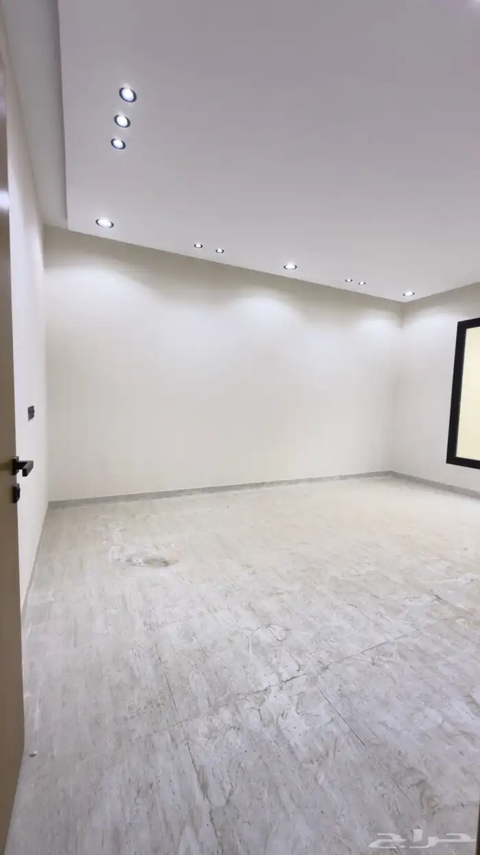 دور ارضي للايجار حي السويدي الغربي 6