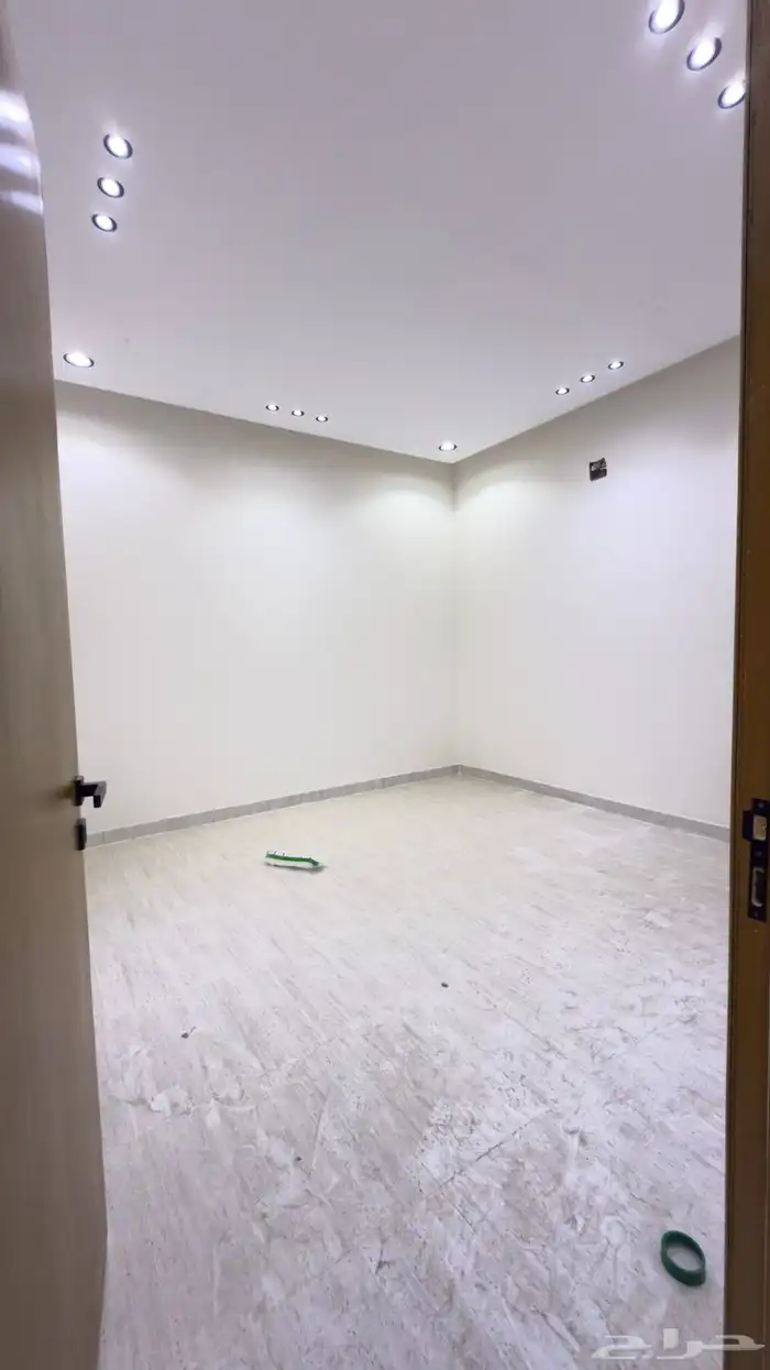 دور ارضي للايجار حي السويدي الغربي 8