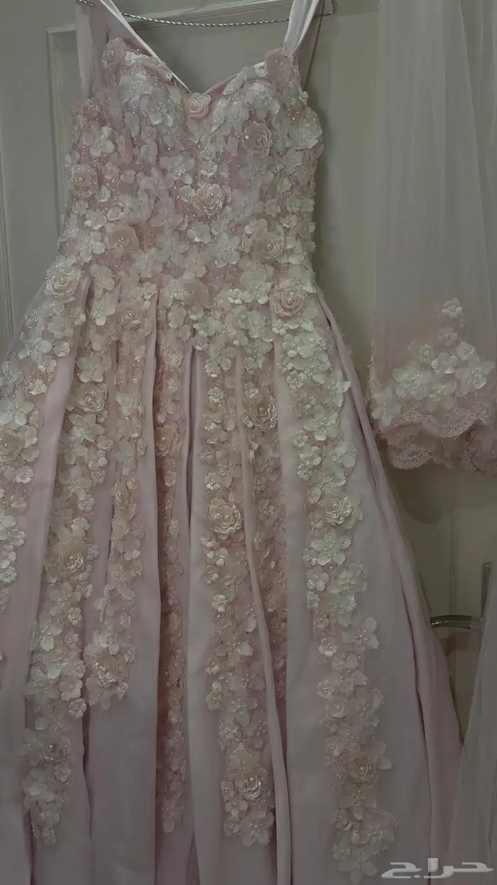 فساتين ملكه 5