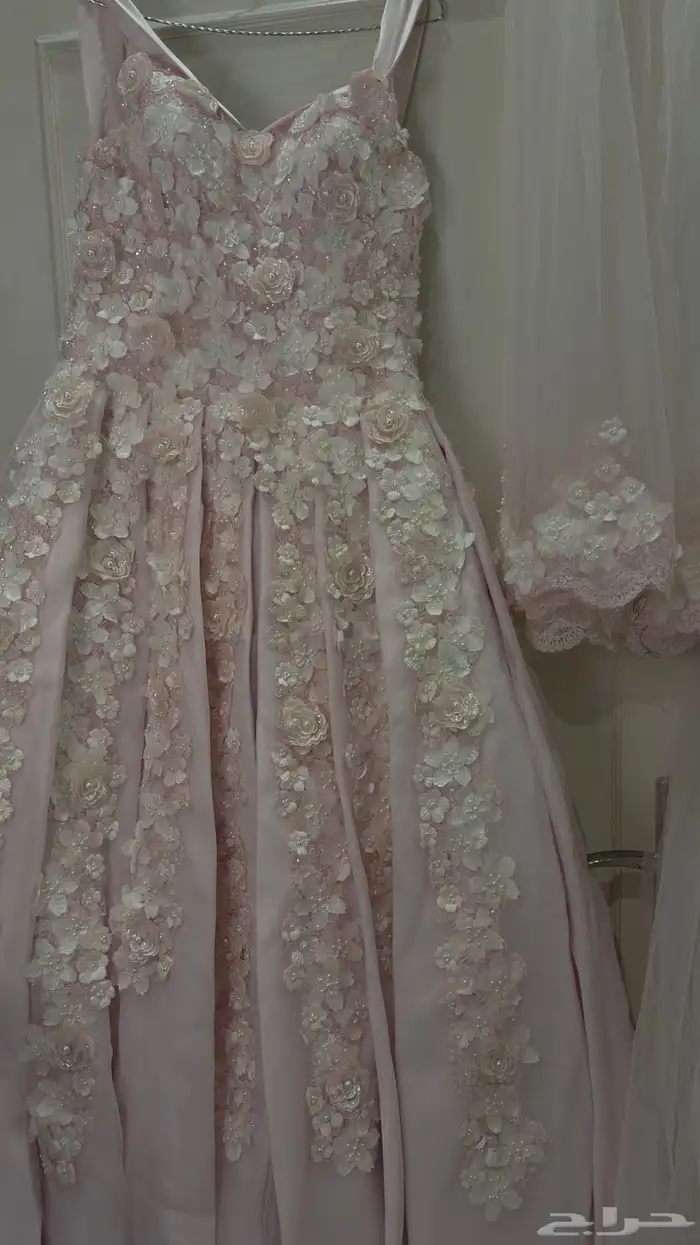 فساتين ملكه 4