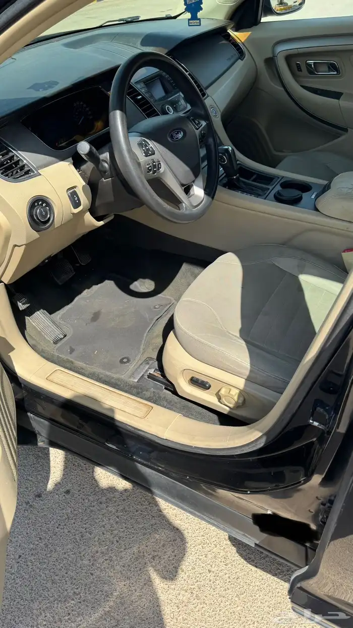 فورد تورس 2014 للبيع. الرياض 4