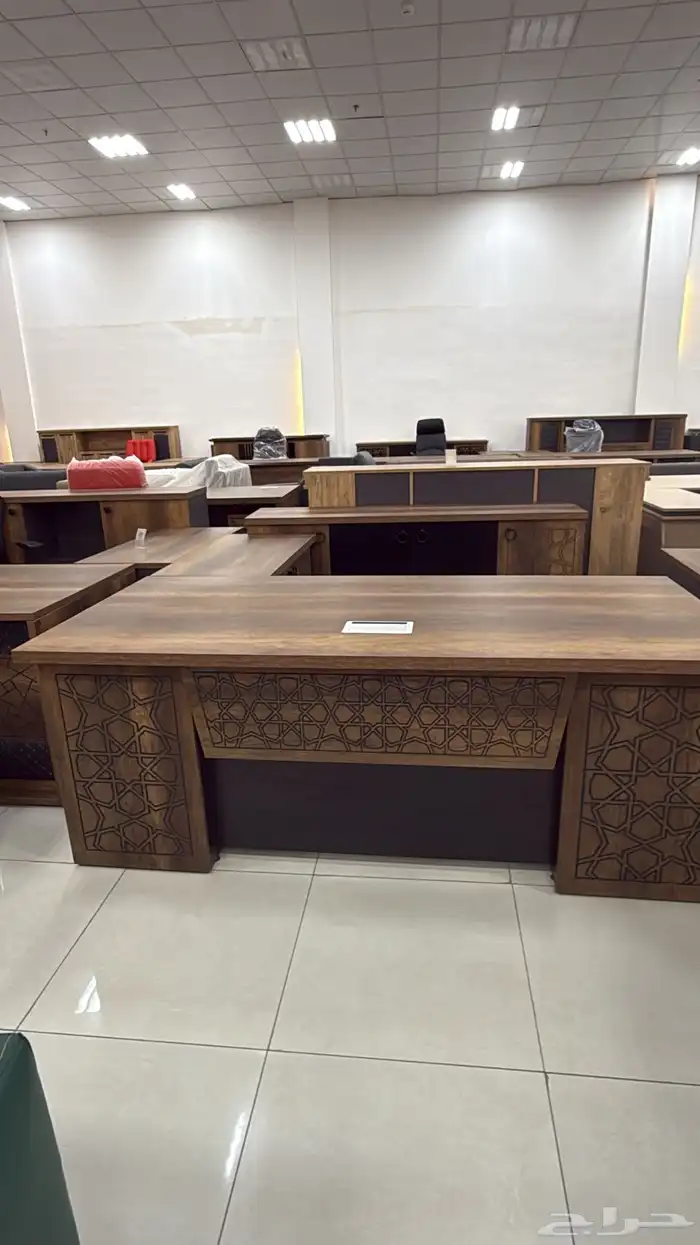 مكاتب ادراية فخمة جميع المقاسات 33