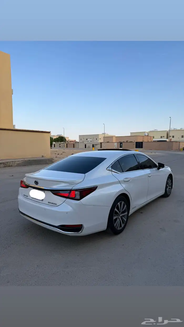 للبيع لكزس هايبرد 2021 2