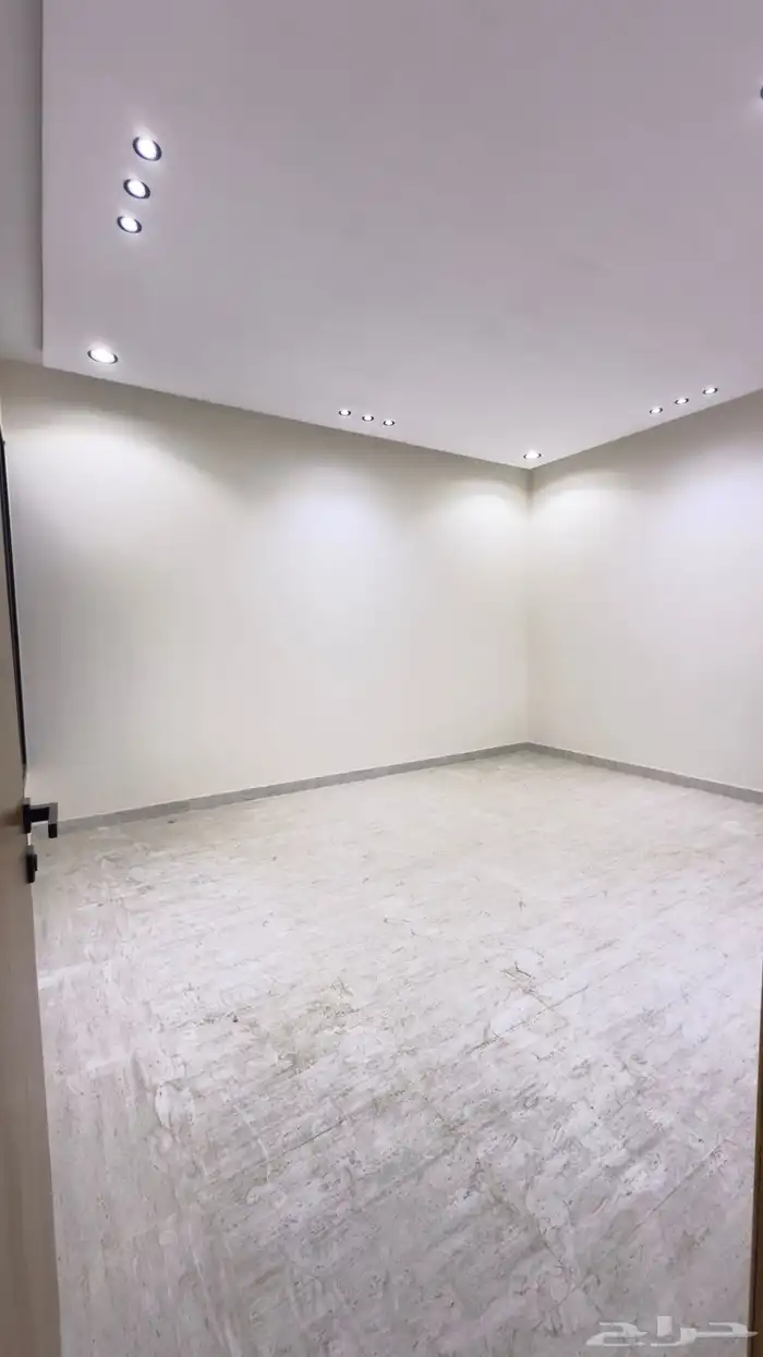 دور ارضي للايجار حي السويدي الغربي 7