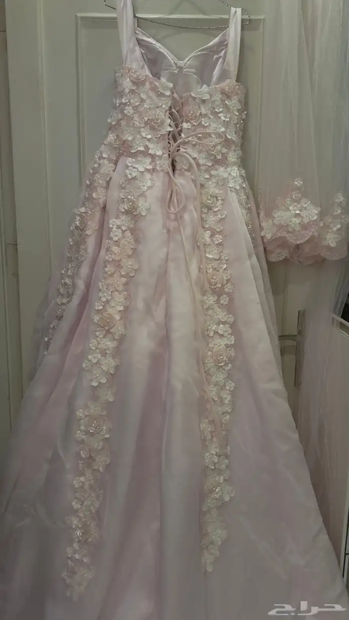 فساتين ملكه 8