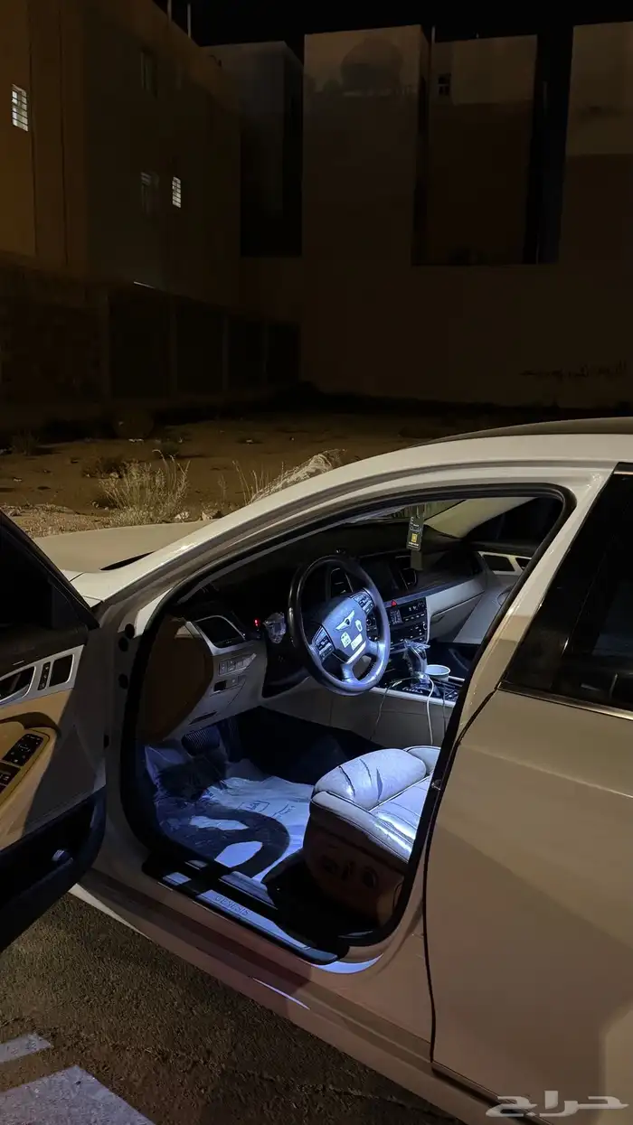 جنسس g80 2015 ممشى 300 السياره م تشكي من شي ع المفتاح 1