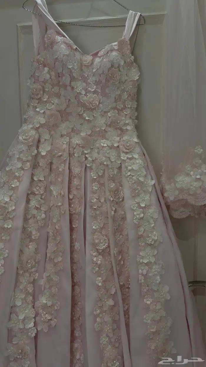 فساتين ملكه 2