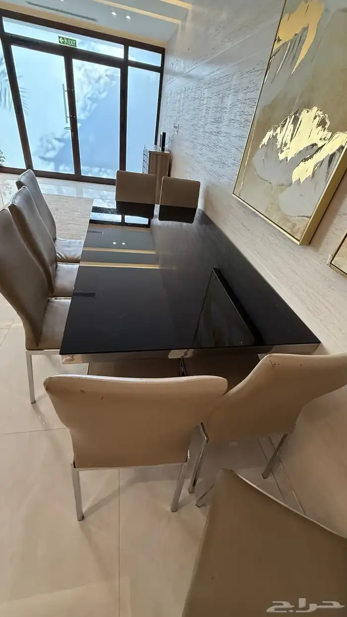 طاولة طعام مع دولااب بوفيه 1