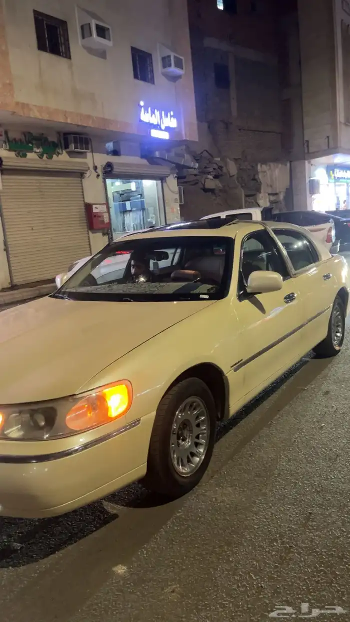 لنكولن تاون كار مجدد مفحوص 4