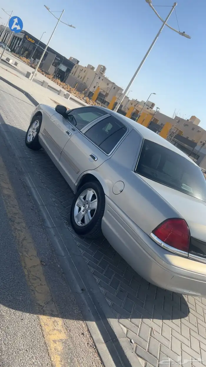 فورد كروان فاكتوريا 2011 1