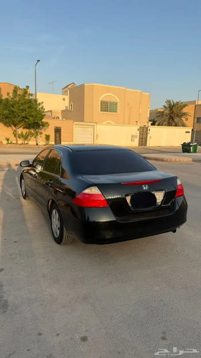 للبيع اكورد 2006 اسود نظيف 3