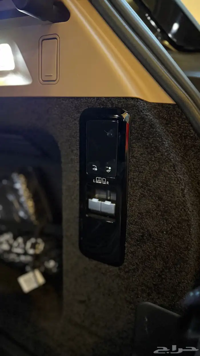 رنج روفر 2023 32