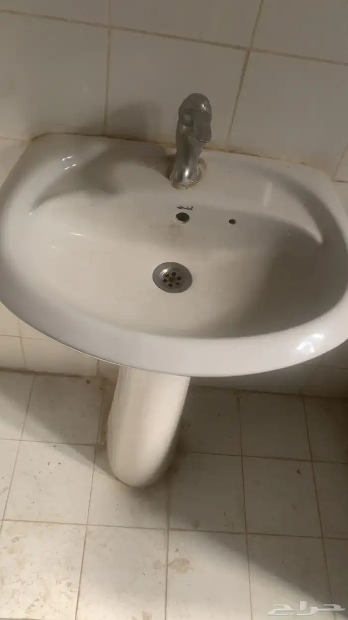 مغاسل عدد 3 نظيفه جدا 0