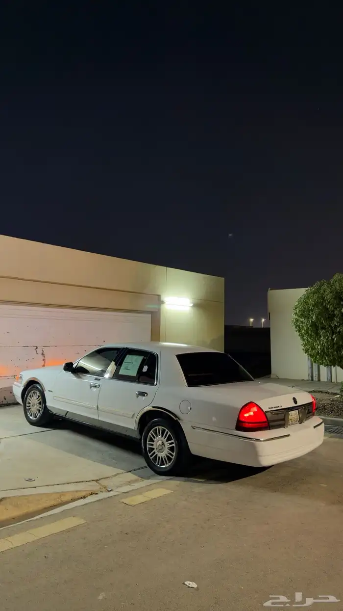 فورد جراند ماركيز LS الموديل 2010 أبيض فئة إلتمد إدشن 0