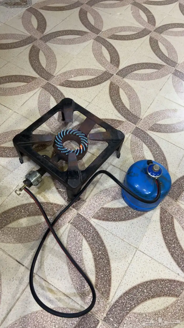 إسطوانة إيطالي مع غاز عين واحدة 1