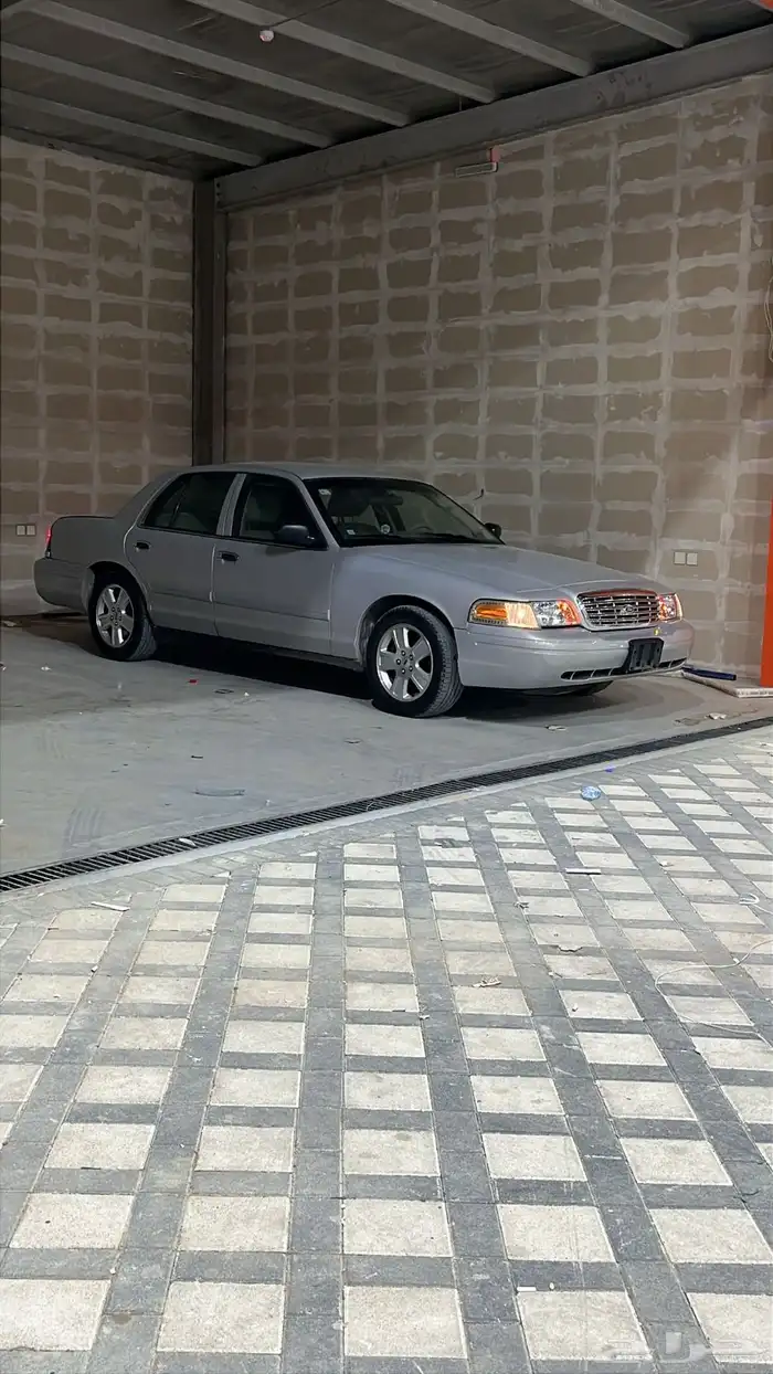 فورد كراون فكتوريا 2011 0