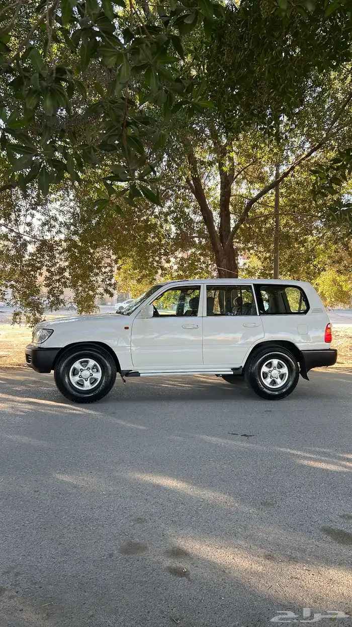 لاندكروزر 2000 4