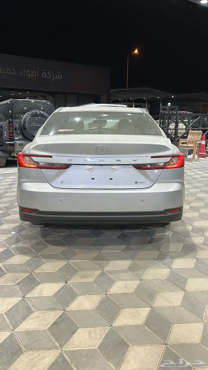 كامري 2025 E استاندر هايبر سعودي فضي 5