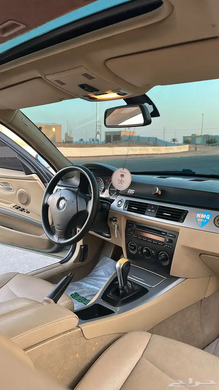 BMW 320i 2006 الفئه الثالثه نظيف 11