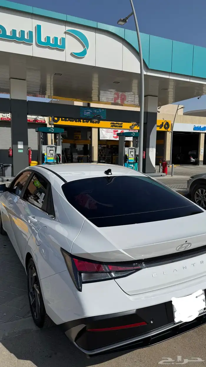 الانترا 2025 ابيض 12