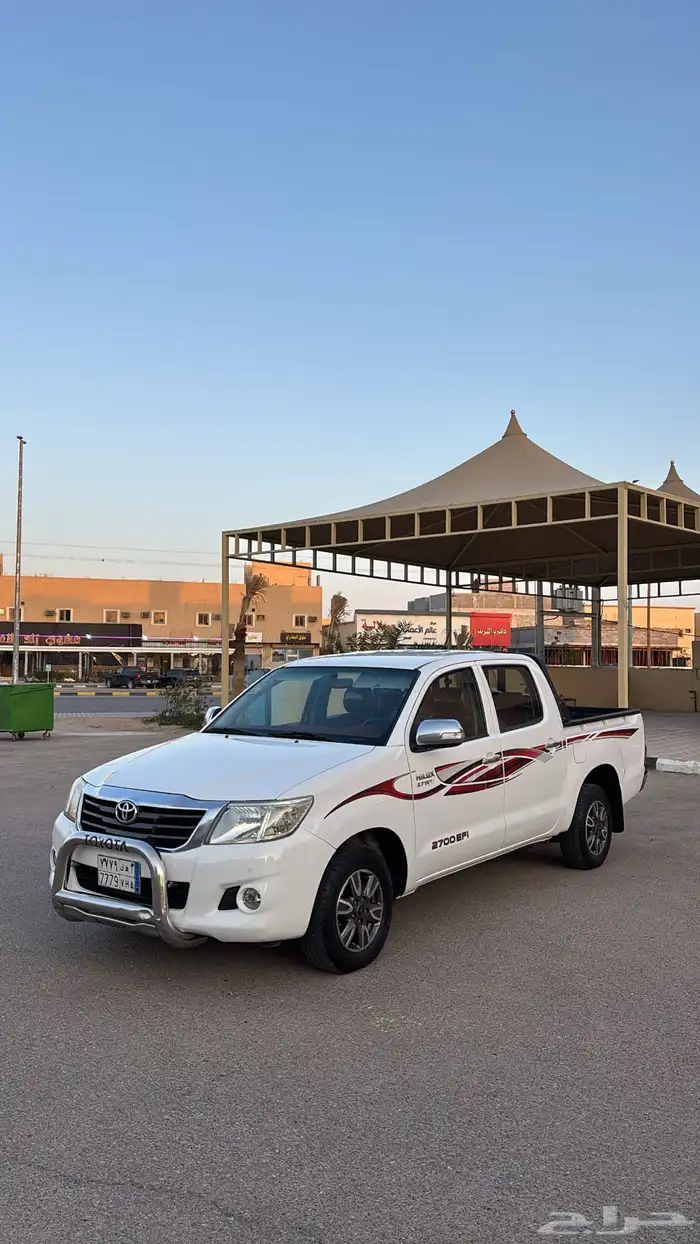 هايلكس 2015 فل كامل مخزنة مالك اول 1