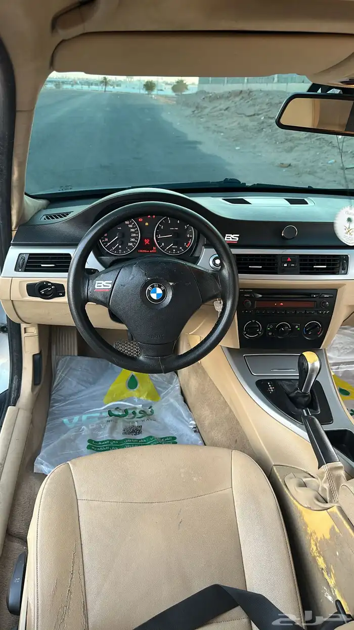 BMW 320i 2006 الفئه الثالثه نظيف 14
