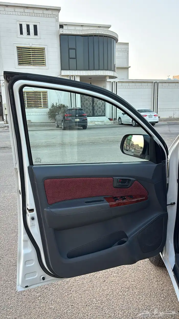 هايلكس 2015 فل كامل مخزنة مالك اول 16