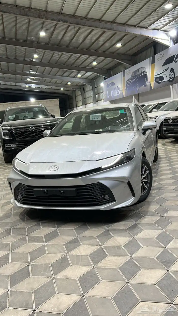 كامري 2025 E استاندر هايبر سعودي فضي 1