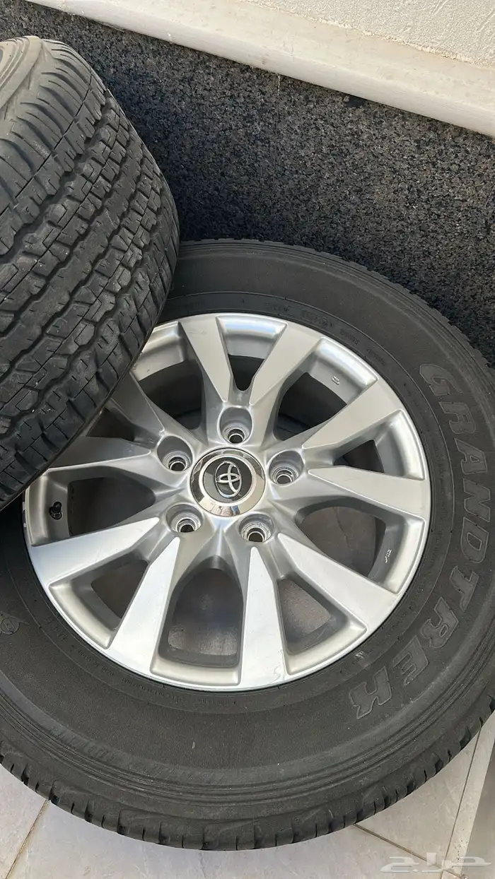 جنوط جكسار وكاله موديل 2019 شرط نظيفه شبه جديده وكفرات 9