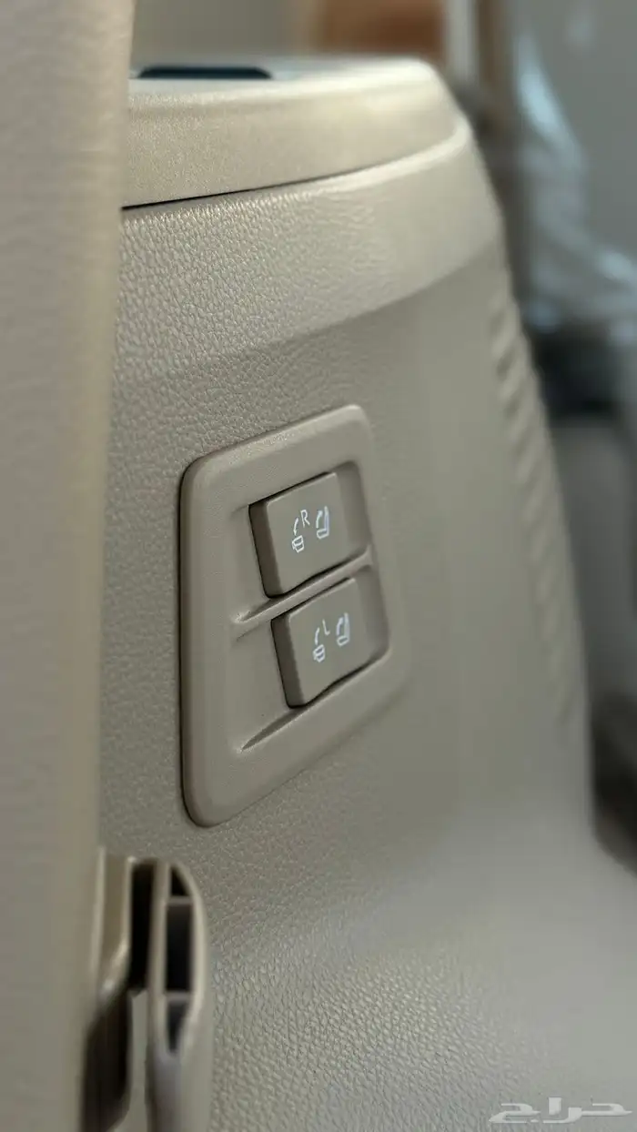 لاندكروزر 300 VX هايبرد 2025 للبيع كاش او اقساط 12