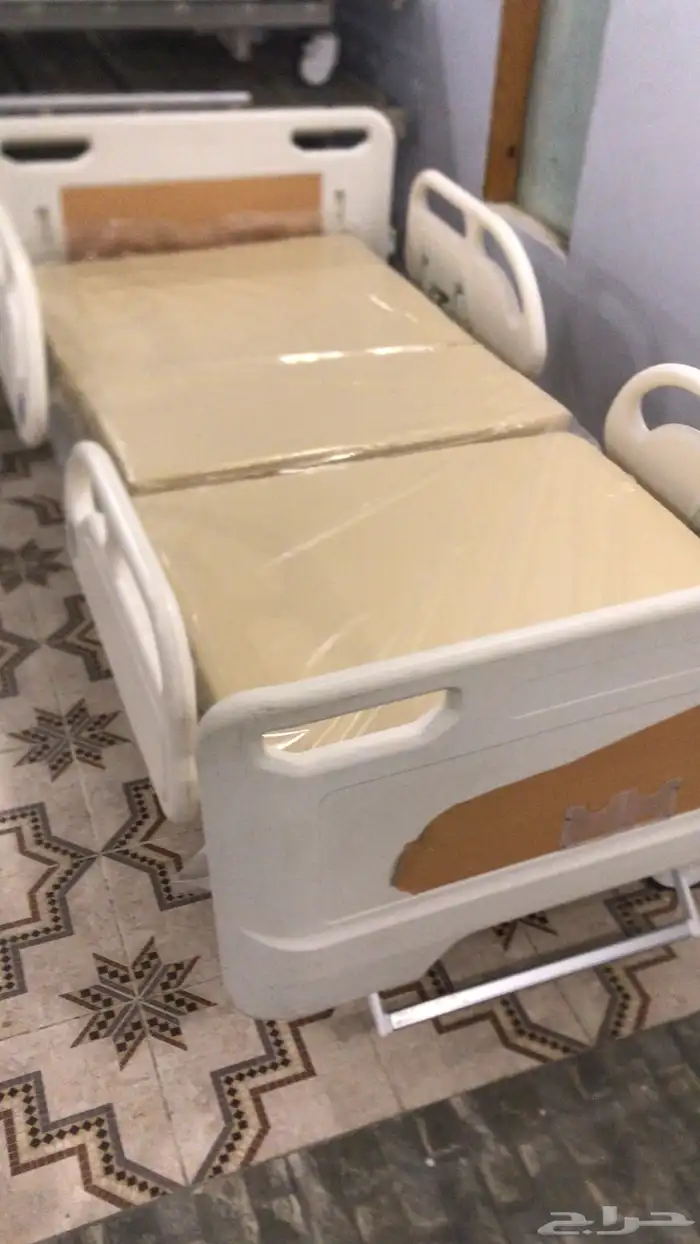 سرير طبي كهربائي سرير مستشفى كرسي كهربائي متحرك لكبار السن 2