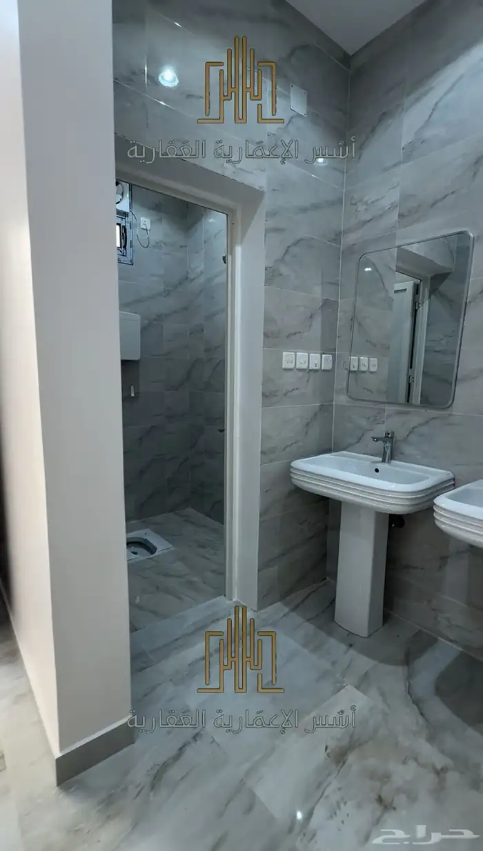 للبيع اربع شقق حي المداين قبل الكبري 450 الارضيه400 العلويه 10