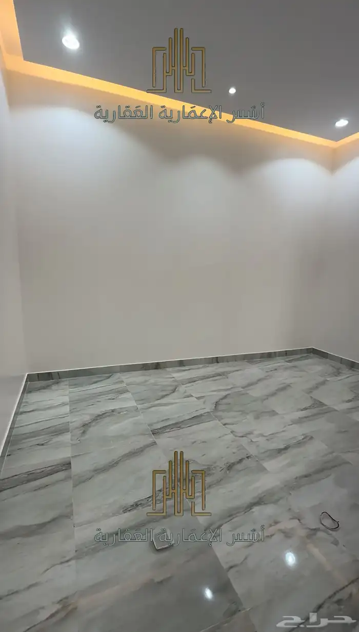 للبيع اربع شقق حي المداين قبل الكبري 450 الارضيه400 العلويه 12