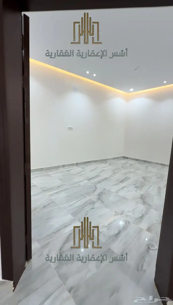 للبيع اربع شقق حي المداين قبل الكبري 450 الارضيه400 العلويه 16