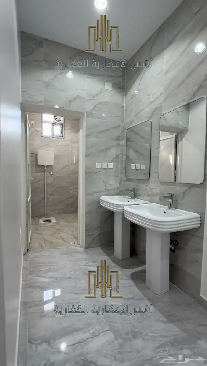 للبيع اربع شقق حي المداين قبل الكبري 450 الارضيه400 العلويه 13