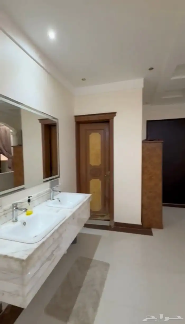 فيلا للبيع مع ثلاث شقق في حي الرمال في الرياض 8