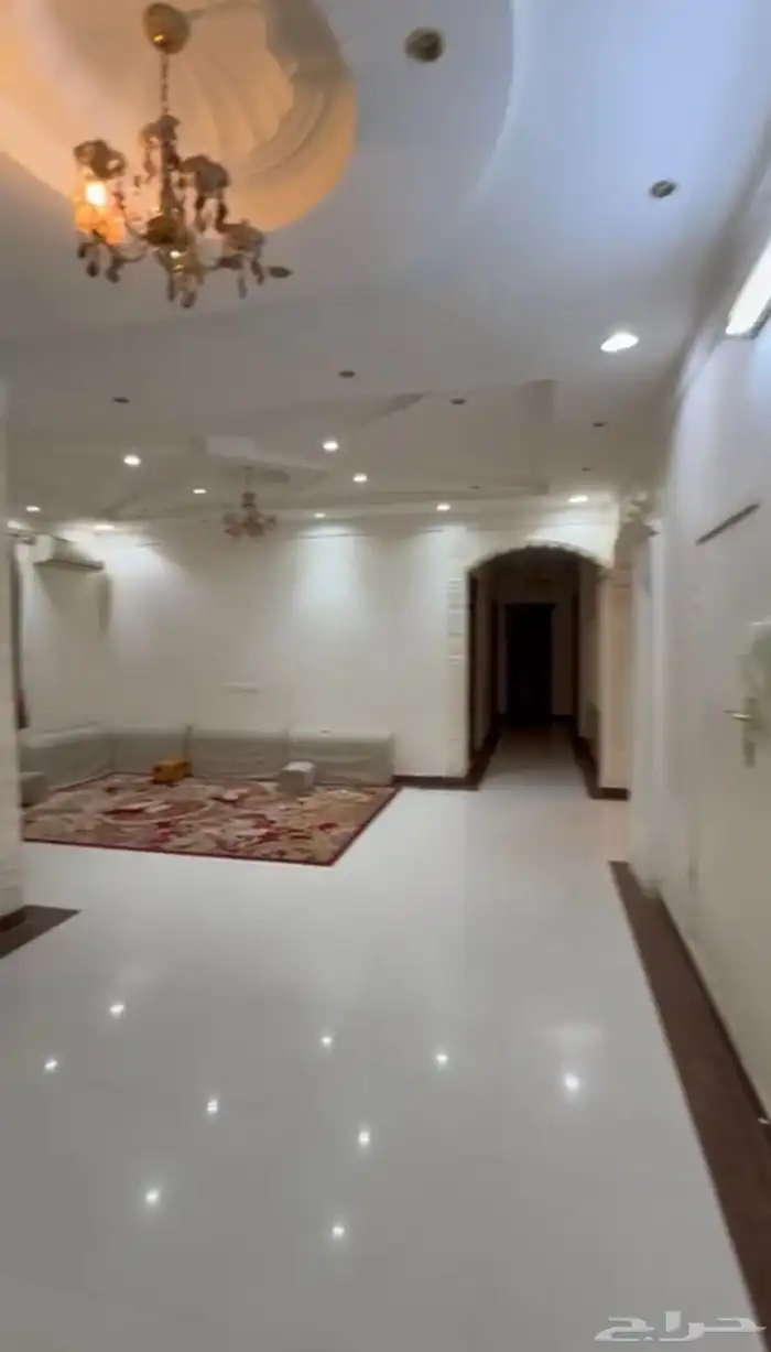 فيلا للبيع مع ثلاث شقق في حي الرمال في الرياض 7